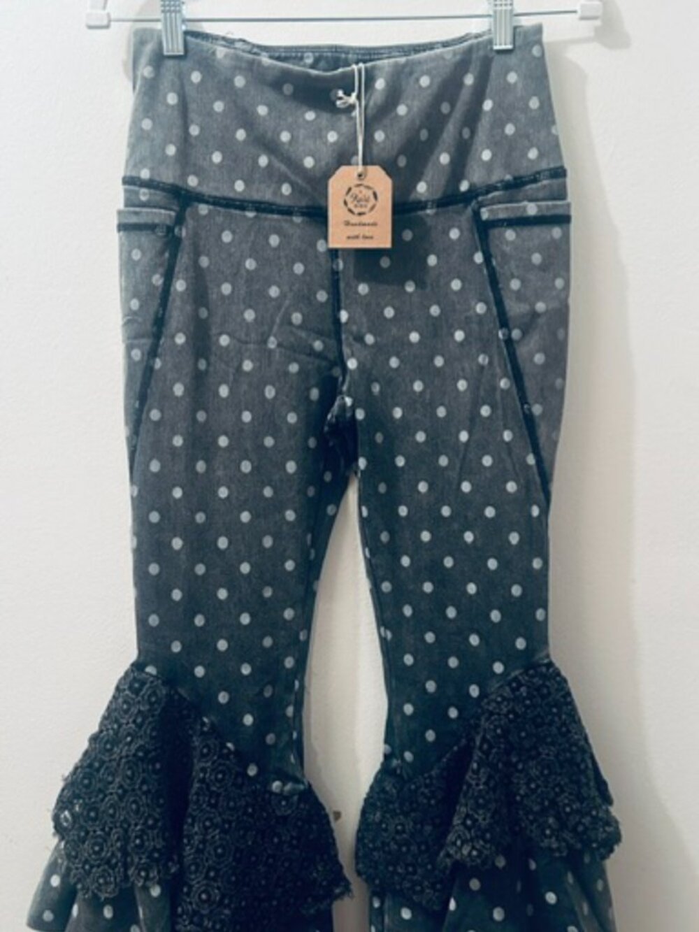 A Rare Bird Bold Black Polka Dot Tiered Ruffle Soft Stretchy Pocket Leggings NWT - Picture 6 of 16